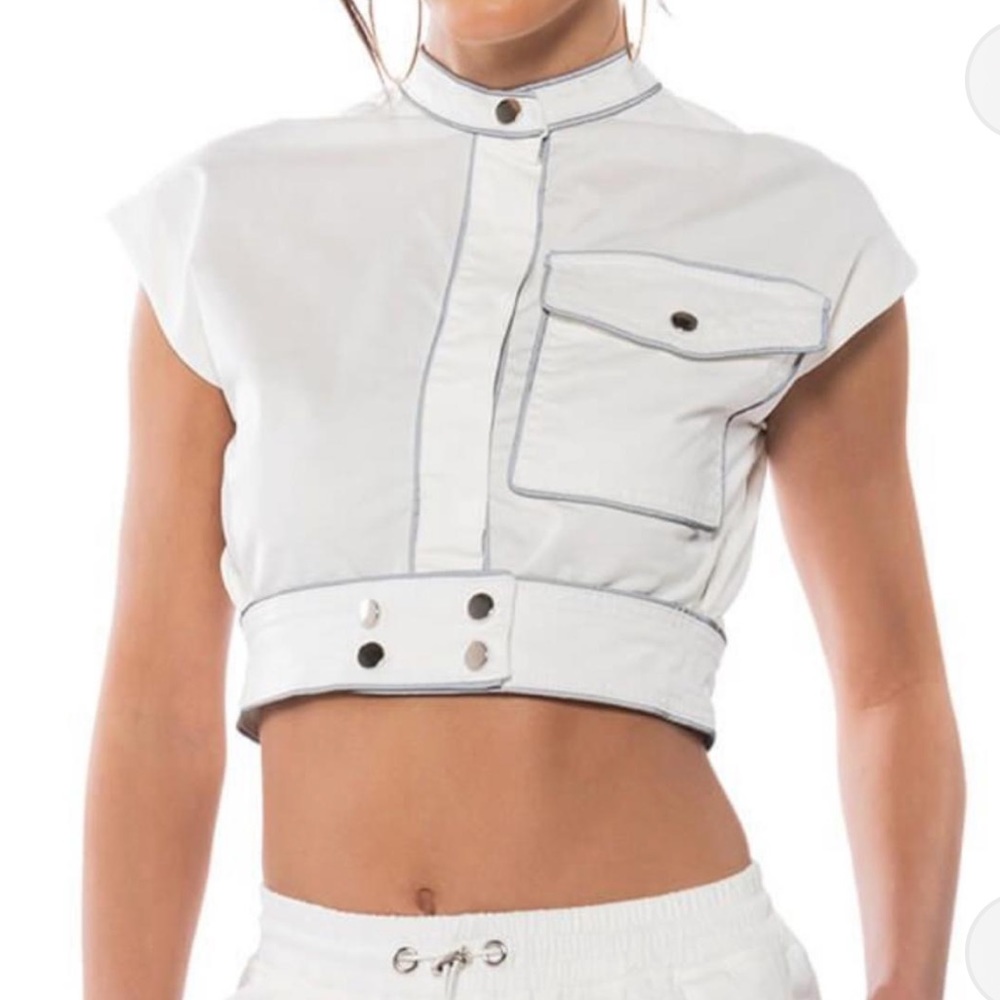 Akira Top